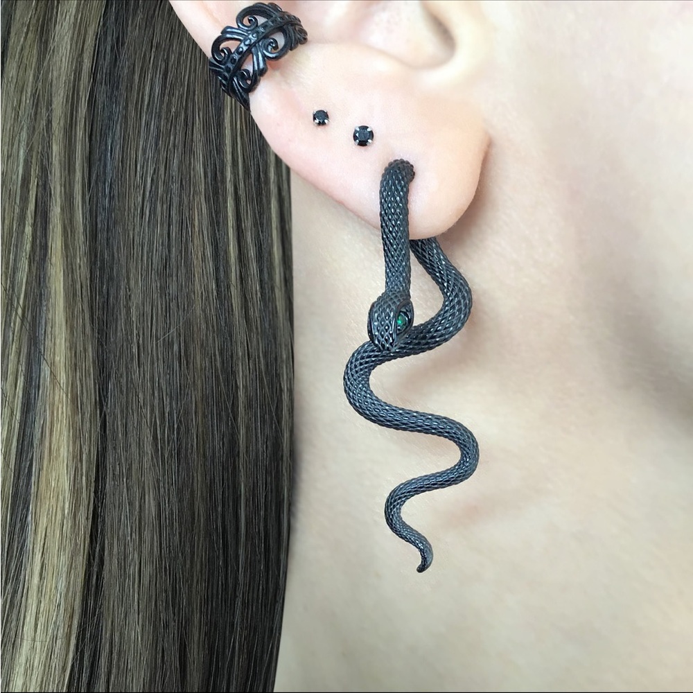 NWt snake earrings